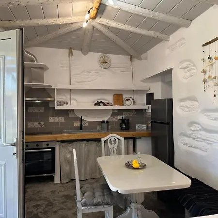 Richie's Sea View Romantic Residences