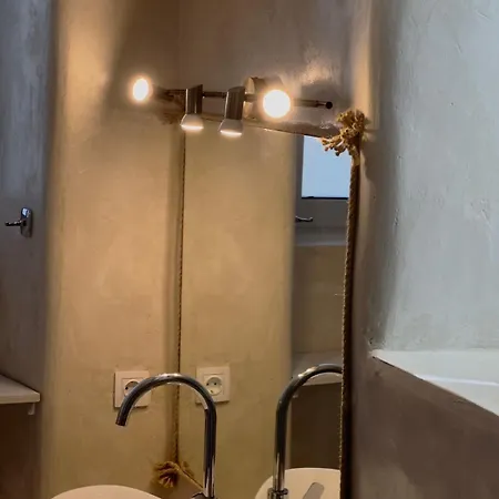 Richie's Sea View Romantic Residences *