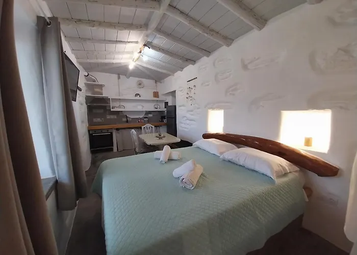 Richie's Sea View Romantic Residences Apartment