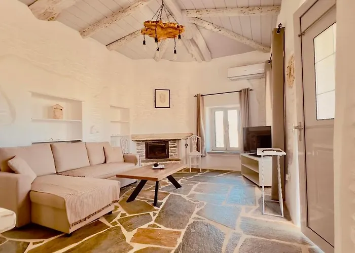 Richie's Sea View Romantic Residences