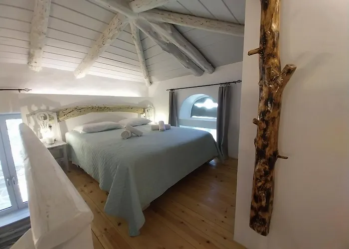 Richie's Sea View Romantic Residences